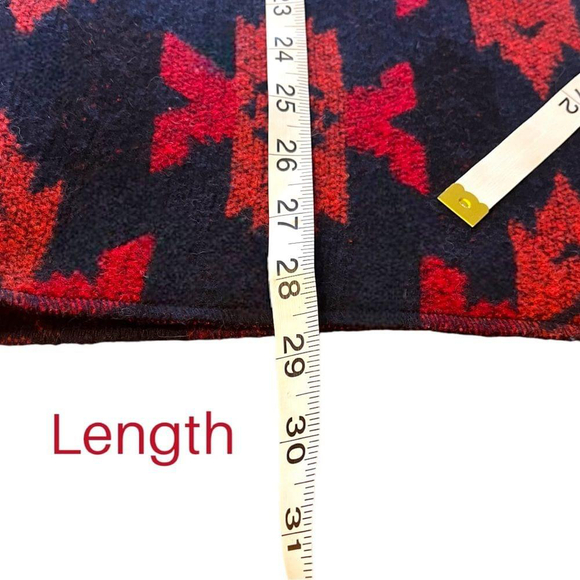 Heritage-Inspired Heavyweight Vintage 80s Wool Poncho – Red Geometric Pattern - Picture 6 of 8